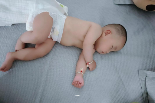 辽阳宝宝积食发烧怎么处理